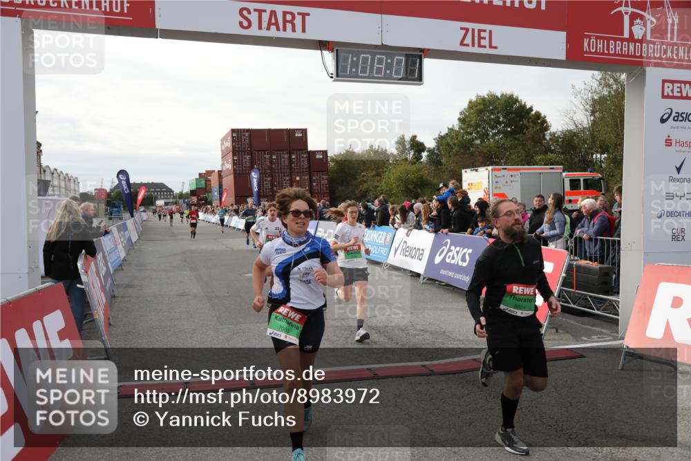 03.10.2025 - Köhlbrandbrückenlauf Yannick Fuchs http://msf.ph/oto/8983972 03.10.2025 16:07:59 Ziel 7085, 7319, 7335, 7494, 8824, 9072, 9543 meine-sportfotos.de