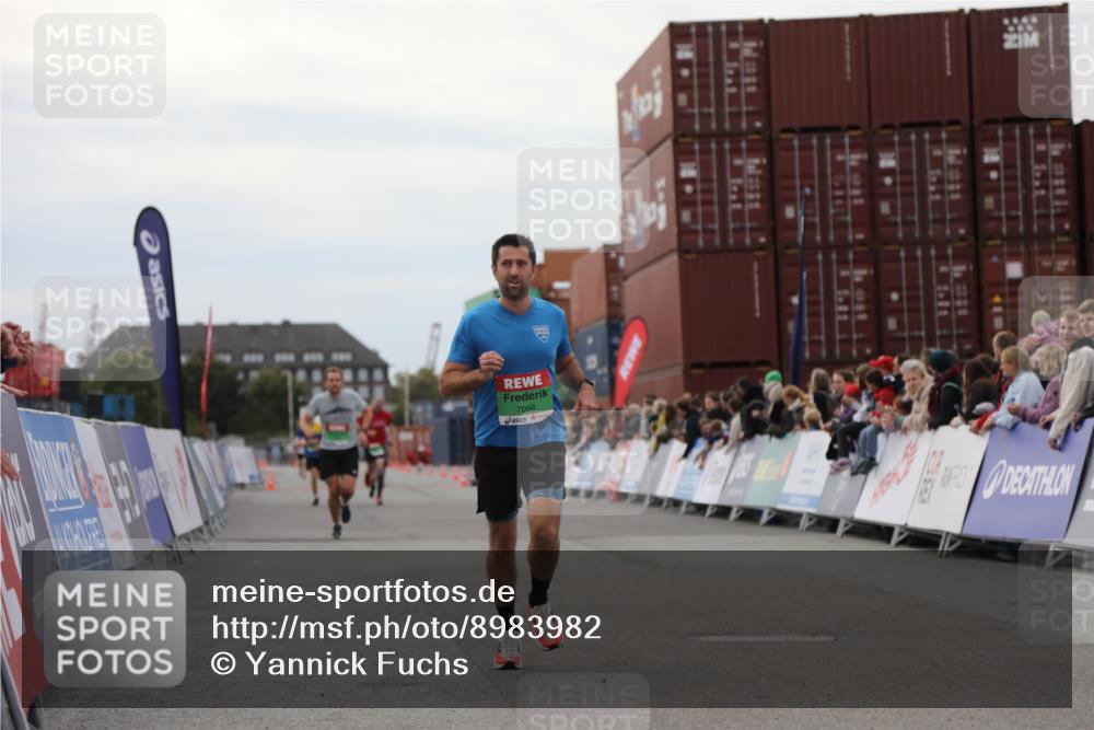03.10.2025 - Köhlbrandbrückenlauf Yannick Fuchs http://msf.ph/oto/8983982 03.10.2025 15:54:45 Ziel 7068, 7809 meine-sportfotos.de