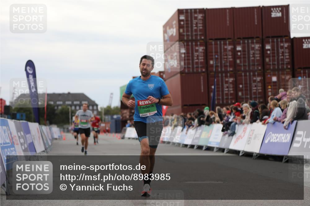 03.10.2025 - Köhlbrandbrückenlauf Yannick Fuchs http://msf.ph/oto/8983985 03.10.2025 15:54:45 Ziel 7068, 7809 meine-sportfotos.de