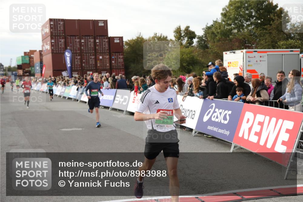 03.10.2025 - Köhlbrandbrückenlauf Yannick Fuchs http://msf.ph/oto/8983988 03.10.2025 16:08:01 Ziel 7085, 7319, 7335, 7494, 8824, 9072, 9543 meine-sportfotos.de