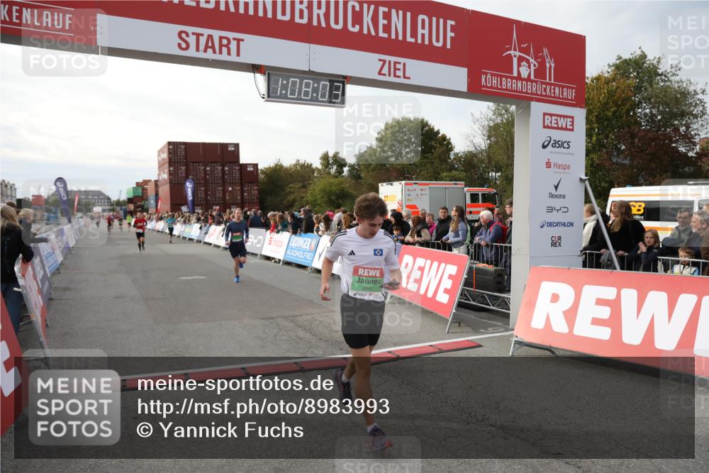 03.10.2025 - Köhlbrandbrückenlauf Yannick Fuchs http://msf.ph/oto/8983993 03.10.2025 16:08:01 Ziel 7085, 7319, 7335, 7494, 8824, 9072, 9543 meine-sportfotos.de