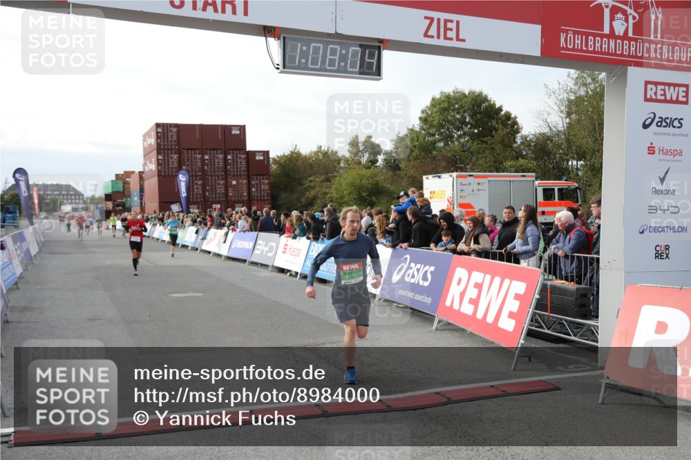 03.10.2025 - Köhlbrandbrückenlauf Yannick Fuchs http://msf.ph/oto/8984000 03.10.2025 16:08:02 Ziel 7085, 7319, 7335, 7494, 8824, 9072, 9543 meine-sportfotos.de
