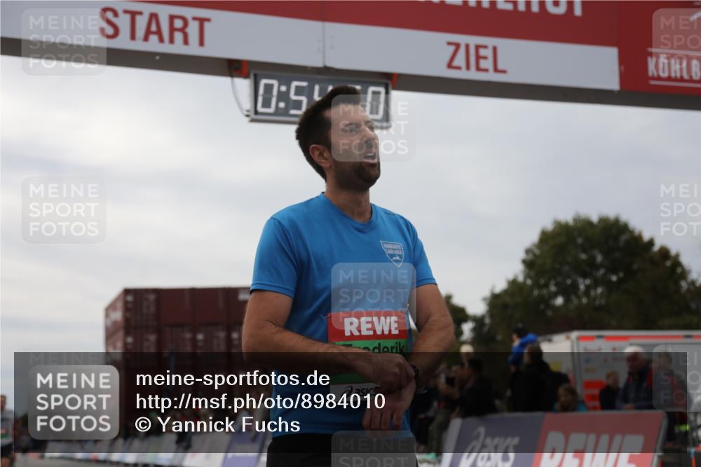 03.10.2025 - Köhlbrandbrückenlauf Yannick Fuchs http://msf.ph/oto/8984010 03.10.2025 15:54:48 Ziel 7068, 7809, 8872, 9481 meine-sportfotos.de