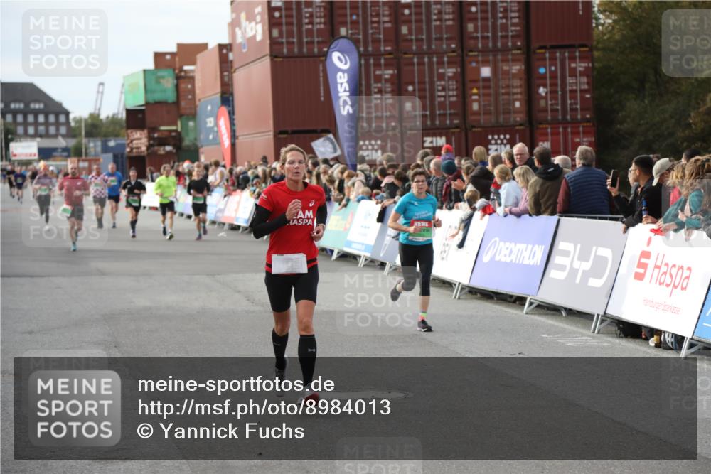 03.10.2025 - Köhlbrandbrückenlauf Yannick Fuchs http://msf.ph/oto/8984013 03.10.2025 16:08:04 Ziel 7319, 7494, 9072, 9543 meine-sportfotos.de