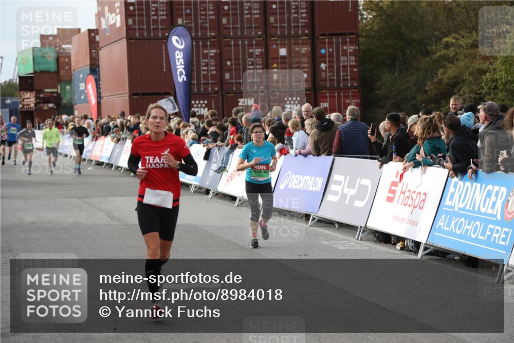 03.10.2025 - Köhlbrandbrückenlauf Yannick Fuchs http://msf.ph/oto/8984018 03.10.2025 16:08:04 Ziel 7319, 7494, 9072, 9543 meine-sportfotos.de