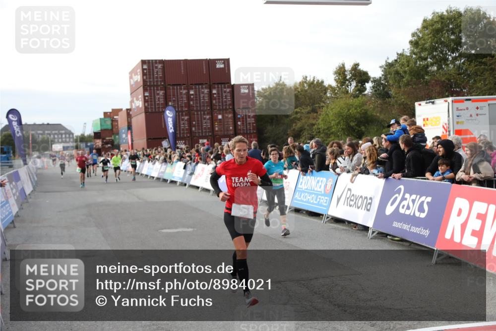 03.10.2025 - Köhlbrandbrückenlauf Yannick Fuchs http://msf.ph/oto/8984021 03.10.2025 16:08:06 Ziel 7019, 7310, 7311, 7319, 7494, 7506, 8265, 9072 meine-sportfotos.de
