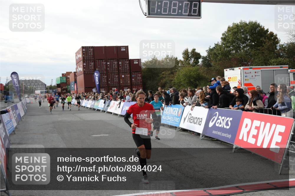 03.10.2025 - Köhlbrandbrückenlauf Yannick Fuchs http://msf.ph/oto/8984024 03.10.2025 16:08:06 Ziel 7019, 7310, 7311, 7319, 7494, 7506, 8265, 9072 meine-sportfotos.de