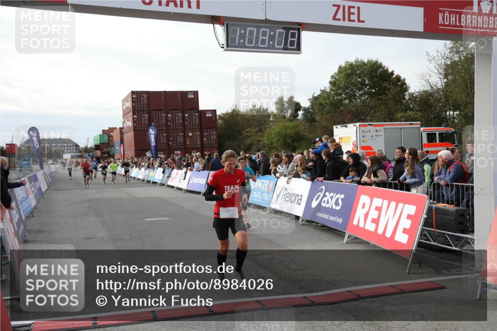 03.10.2025 - Köhlbrandbrückenlauf Yannick Fuchs http://msf.ph/oto/8984026 03.10.2025 16:08:06 Ziel 7019, 7310, 7311, 7319, 7494, 7506, 8265, 9072 meine-sportfotos.de