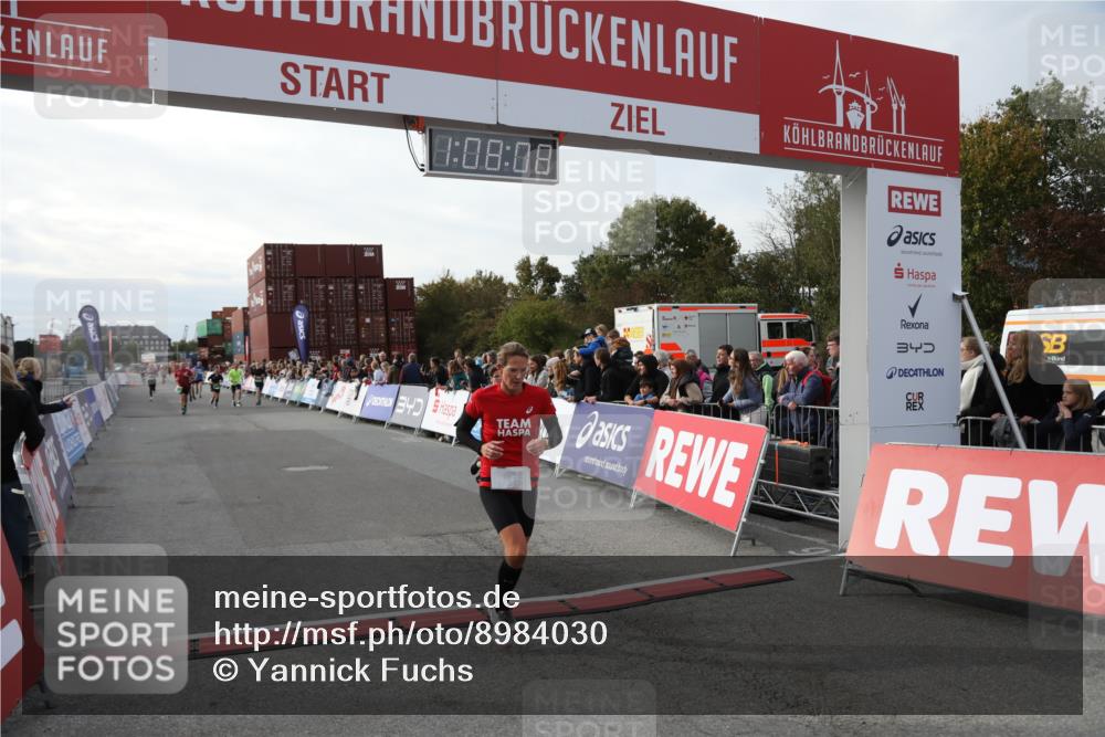 03.10.2025 - Köhlbrandbrückenlauf Yannick Fuchs http://msf.ph/oto/8984030 03.10.2025 16:08:06 Ziel 7019, 7310, 7311, 7319, 7494, 7506, 8265, 9072 meine-sportfotos.de