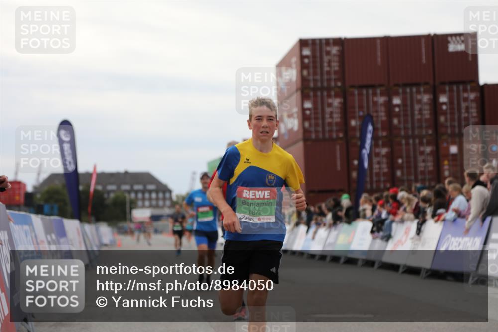 03.10.2025 - Köhlbrandbrückenlauf Yannick Fuchs http://msf.ph/oto/8984050 03.10.2025 15:54:54 Ziel 7010, 7597, 7809, 8872, 9481, 9590 meine-sportfotos.de