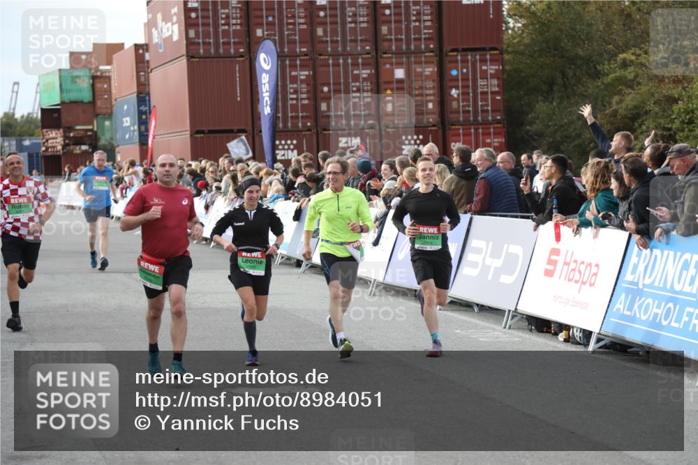 03.10.2025 - Köhlbrandbrückenlauf Yannick Fuchs http://msf.ph/oto/8984051 03.10.2025 16:08:11 Ziel 7019, 7285, 7310, 7311, 7319, 7449, 7506, 8265 meine-sportfotos.de