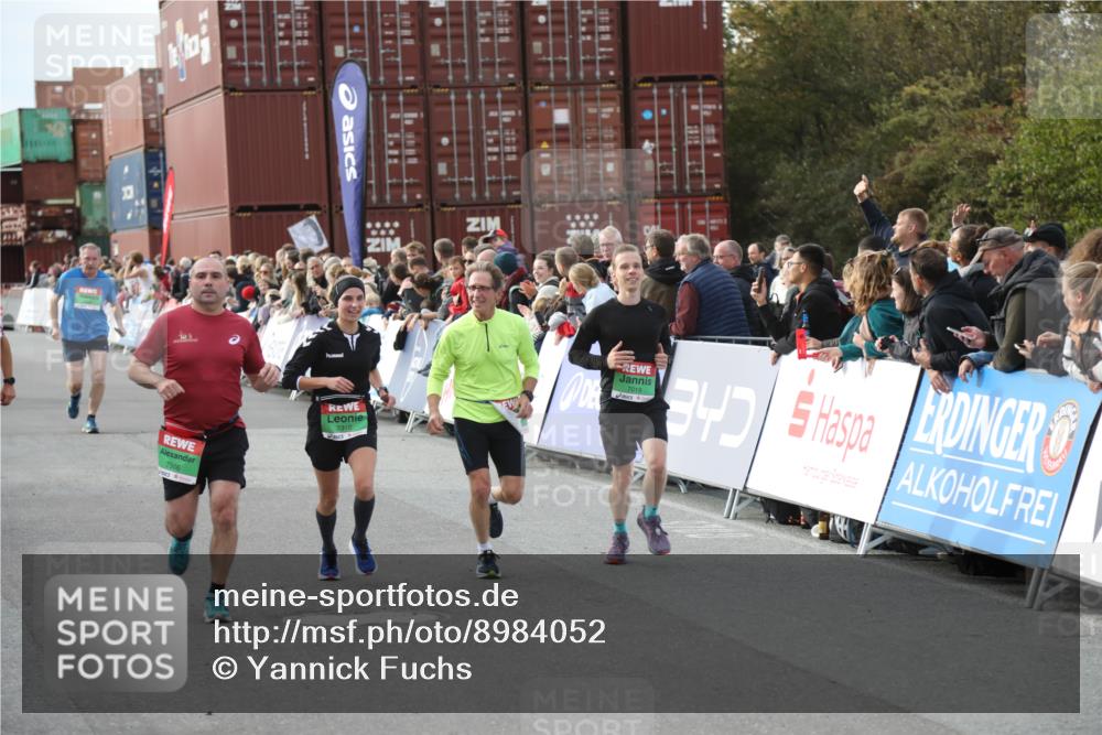 03.10.2025 - Köhlbrandbrückenlauf Yannick Fuchs http://msf.ph/oto/8984052 03.10.2025 16:08:11 Ziel 7019, 7285, 7310, 7311, 7319, 7449, 7506, 8265 meine-sportfotos.de