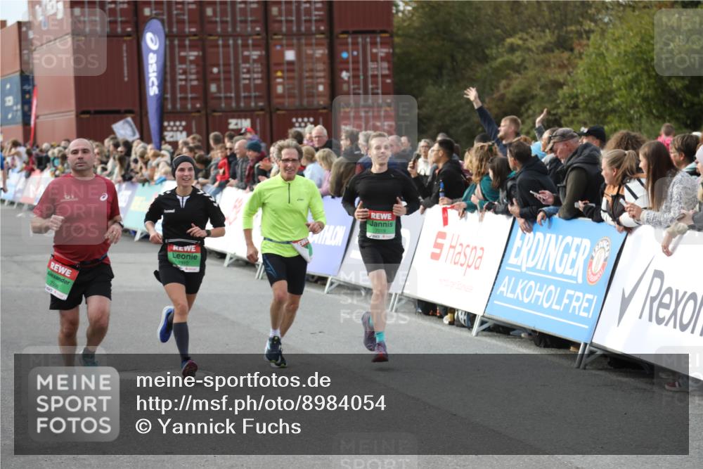 03.10.2025 - Köhlbrandbrückenlauf Yannick Fuchs http://msf.ph/oto/8984054 03.10.2025 16:08:12 Ziel 7019, 7285, 7310, 7311, 7449, 7506, 8265 meine-sportfotos.de