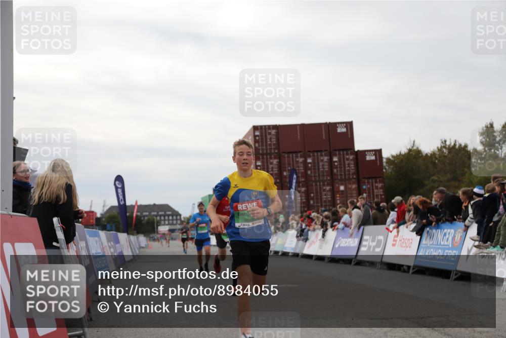 03.10.2025 - Köhlbrandbrückenlauf Yannick Fuchs http://msf.ph/oto/8984055 03.10.2025 15:54:54 Ziel 7010, 7597, 7809, 8872, 9481, 9590 meine-sportfotos.de