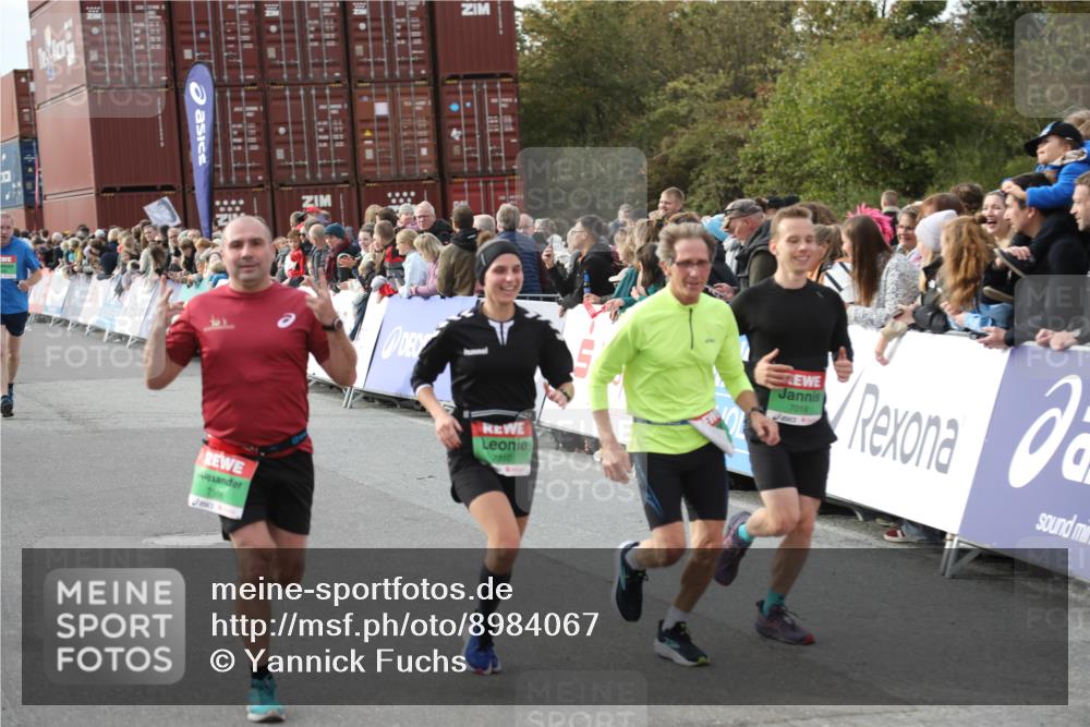 03.10.2025 - Köhlbrandbrückenlauf Yannick Fuchs http://msf.ph/oto/8984067 03.10.2025 16:08:13 Ziel 7019, 7285, 7310, 7311, 7449, 7506, 8265 meine-sportfotos.de