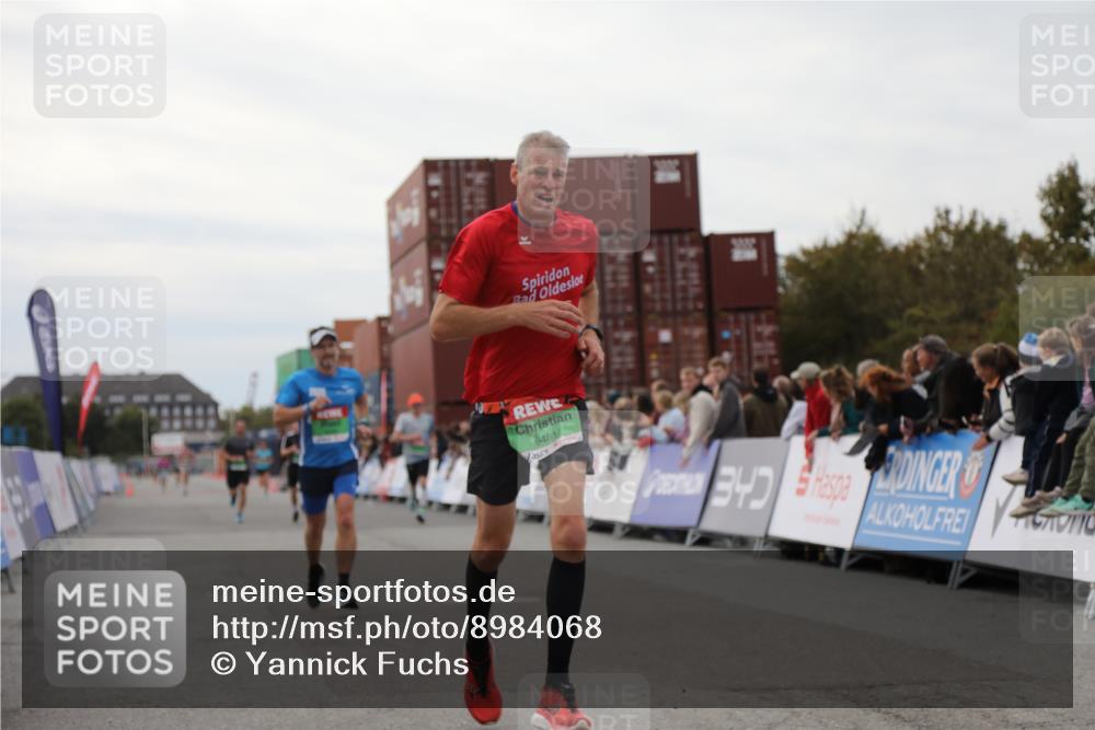 03.10.2025 - Köhlbrandbrückenlauf Yannick Fuchs http://msf.ph/oto/8984068 03.10.2025 15:54:56 Ziel 7010, 7597, 8872, 9481, 9590, 9594 meine-sportfotos.de
