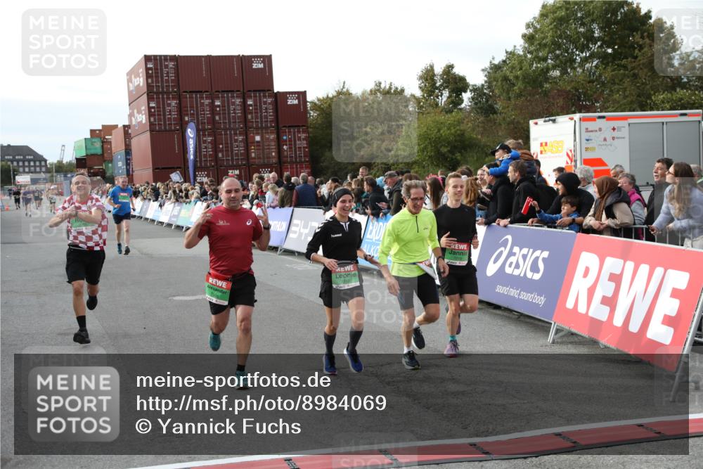 03.10.2025 - Köhlbrandbrückenlauf Yannick Fuchs http://msf.ph/oto/8984069 03.10.2025 16:08:13 Ziel 7019, 7285, 7310, 7311, 7449, 7506, 8265 meine-sportfotos.de