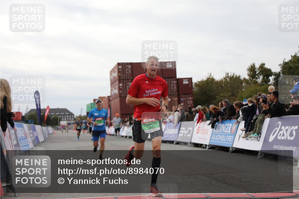 03.10.2025 - Köhlbrandbrückenlauf Yannick Fuchs http://msf.ph/oto/8984070 03.10.2025 15:54:56 Ziel 7010, 7597, 8872, 9481, 9590, 9594 meine-sportfotos.de