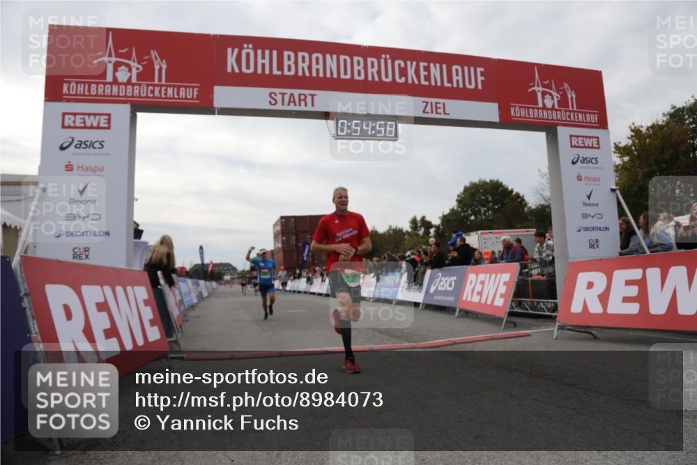 03.10.2025 - Köhlbrandbrückenlauf Yannick Fuchs http://msf.ph/oto/8984073 03.10.2025 15:54:56 Ziel 7010, 7597, 8872, 9481, 9590, 9594 meine-sportfotos.de