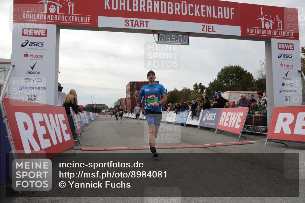 03.10.2025 - Köhlbrandbrückenlauf Yannick Fuchs http://msf.ph/oto/8984081 03.10.2025 15:54:58 Ziel 7010, 7597, 8872, 9481, 9590, 9594 meine-sportfotos.de