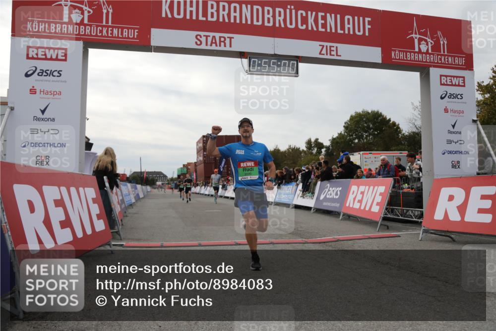 03.10.2025 - Köhlbrandbrückenlauf Yannick Fuchs http://msf.ph/oto/8984083 03.10.2025 15:54:58 Ziel 7010, 7597, 8872, 9481, 9590, 9594 meine-sportfotos.de