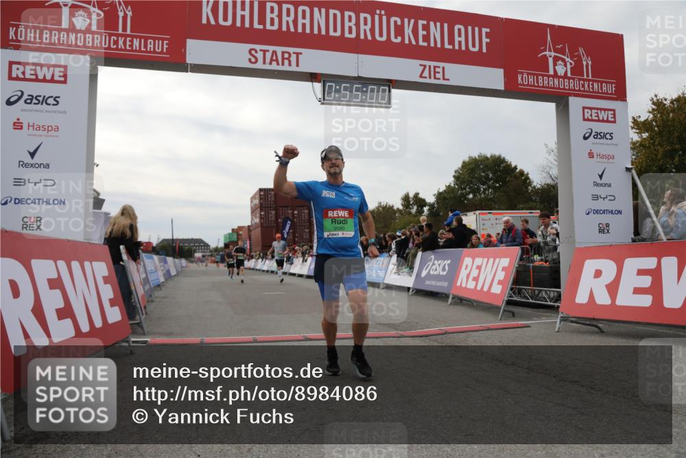 03.10.2025 - Köhlbrandbrückenlauf Yannick Fuchs http://msf.ph/oto/8984086 03.10.2025 15:54:58 Ziel 7010, 7597, 8872, 9481, 9590, 9594 meine-sportfotos.de