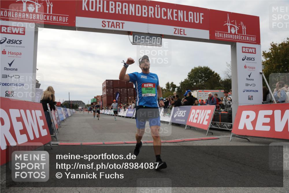 03.10.2025 - Köhlbrandbrückenlauf Yannick Fuchs http://msf.ph/oto/8984087 03.10.2025 15:54:59 Ziel 7010, 7597, 9481, 9590, 9594 meine-sportfotos.de