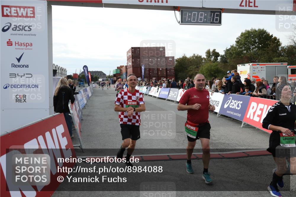 03.10.2025 - Köhlbrandbrückenlauf Yannick Fuchs http://msf.ph/oto/8984088 03.10.2025 16:08:15 Ziel 7019, 7285, 7310, 7311, 7449, 7506, 8265 meine-sportfotos.de