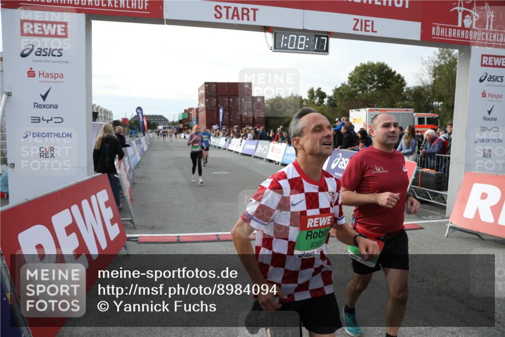 03.10.2025 - Köhlbrandbrückenlauf Yannick Fuchs http://msf.ph/oto/8984094 03.10.2025 16:08:15 Ziel 7019, 7285, 7310, 7311, 7449, 7506, 8265 meine-sportfotos.de
