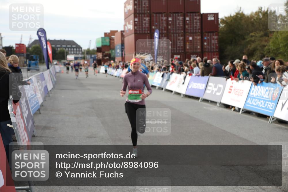 03.10.2025 - Köhlbrandbrückenlauf Yannick Fuchs http://msf.ph/oto/8984096 03.10.2025 16:08:16 Ziel 7019, 7285, 7310, 7311, 7449, 7506, 8265 meine-sportfotos.de