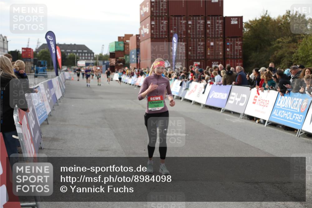 03.10.2025 - Köhlbrandbrückenlauf Yannick Fuchs http://msf.ph/oto/8984098 03.10.2025 16:08:16 Ziel 7019, 7285, 7310, 7311, 7449, 7506, 8265 meine-sportfotos.de