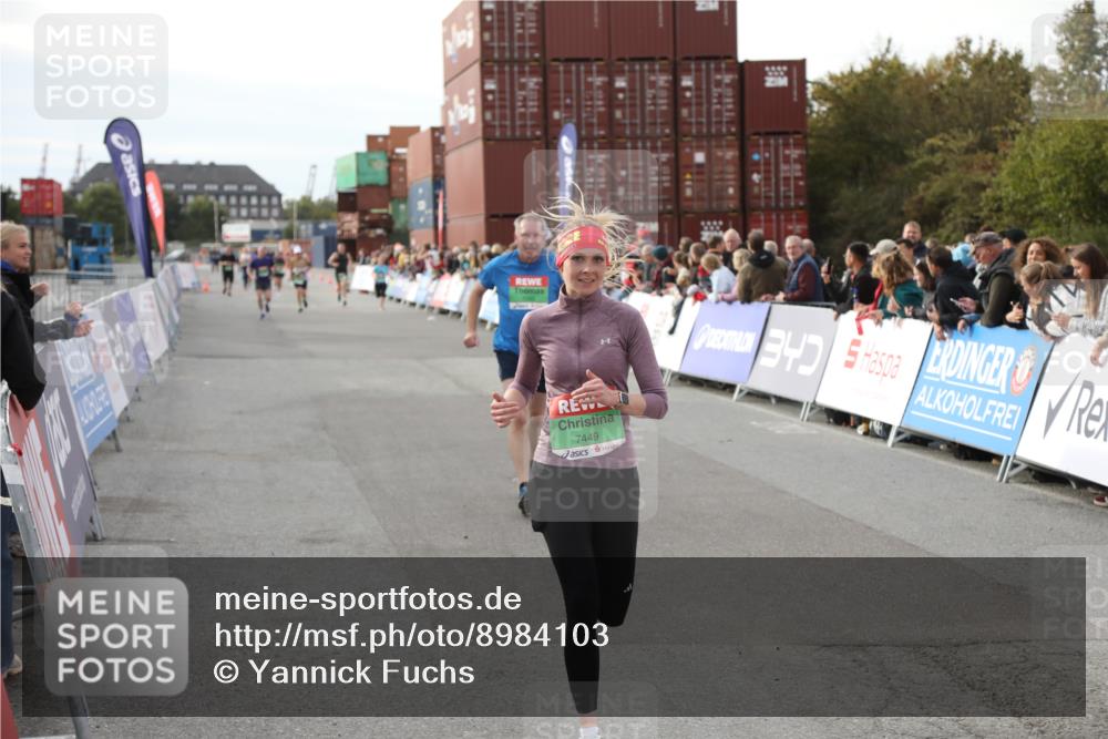 03.10.2025 - Köhlbrandbrückenlauf Yannick Fuchs http://msf.ph/oto/8984103 03.10.2025 16:08:17 Ziel 7019, 7285, 7310, 7311, 7449, 7506, 8265 meine-sportfotos.de