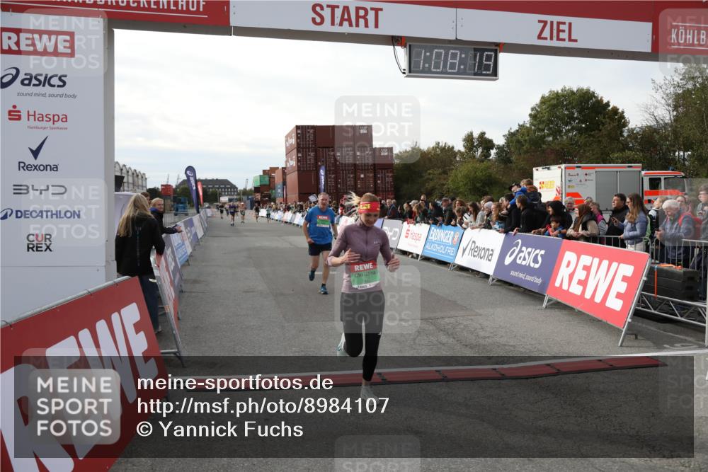 03.10.2025 - Köhlbrandbrückenlauf Yannick Fuchs http://msf.ph/oto/8984107 03.10.2025 16:08:17 Ziel 7019, 7285, 7310, 7311, 7449, 7506, 8265 meine-sportfotos.de
