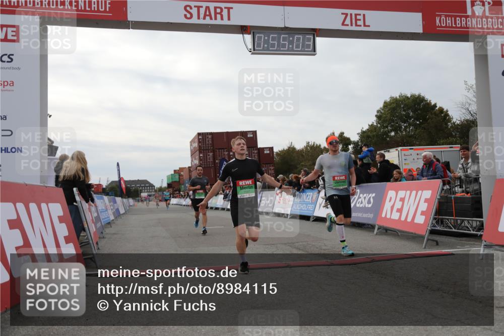 03.10.2025 - Köhlbrandbrückenlauf Yannick Fuchs http://msf.ph/oto/8984115 03.10.2025 15:55:02 Ziel 7010, 7040, 7597, 7898, 9594 meine-sportfotos.de