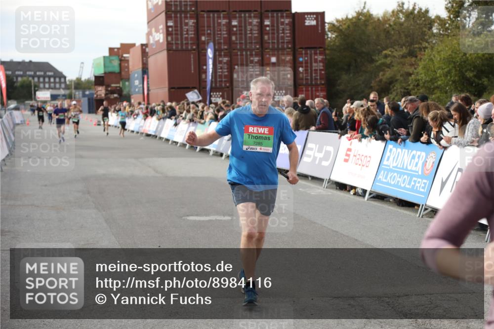 03.10.2025 - Köhlbrandbrückenlauf Yannick Fuchs http://msf.ph/oto/8984116 03.10.2025 16:08:18 Ziel 7019, 7285, 7314, 7449, 7506, 8265 meine-sportfotos.de