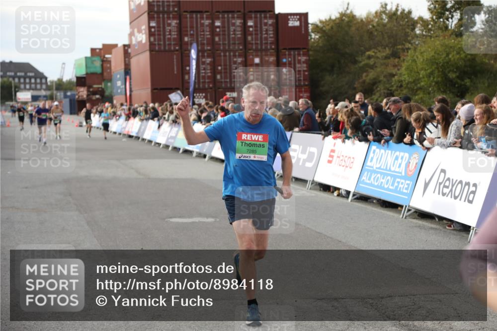 03.10.2025 - Köhlbrandbrückenlauf Yannick Fuchs http://msf.ph/oto/8984118 03.10.2025 16:08:18 Ziel 7019, 7285, 7314, 7449, 7506, 8265 meine-sportfotos.de