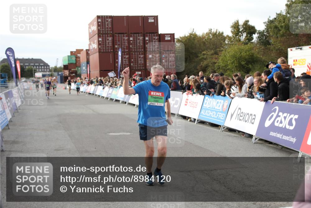 03.10.2025 - Köhlbrandbrückenlauf Yannick Fuchs http://msf.ph/oto/8984120 03.10.2025 16:08:18 Ziel 7019, 7285, 7314, 7449, 7506, 8265 meine-sportfotos.de