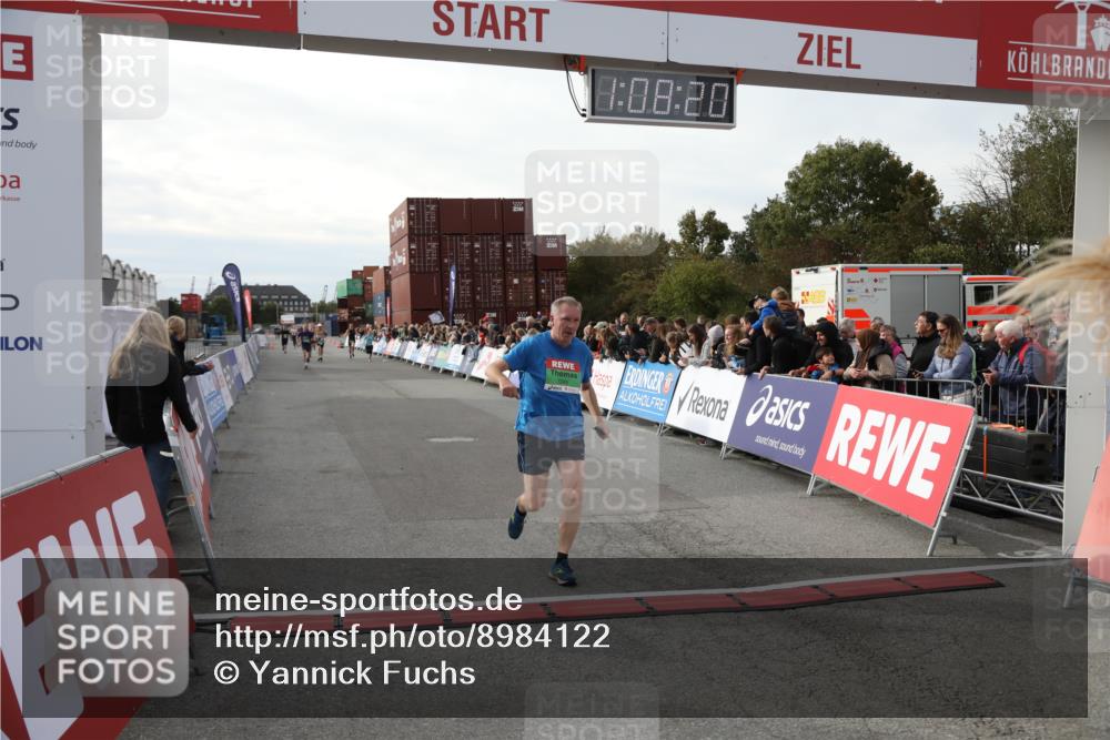 03.10.2025 - Köhlbrandbrückenlauf Yannick Fuchs http://msf.ph/oto/8984122 03.10.2025 16:08:18 Ziel 7019, 7285, 7314, 7449, 7506, 8265 meine-sportfotos.de