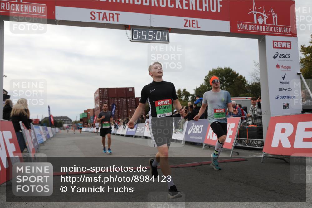 03.10.2025 - Köhlbrandbrückenlauf Yannick Fuchs http://msf.ph/oto/8984123 03.10.2025 15:55:02 Ziel 7010, 7040, 7597, 7898, 9594 meine-sportfotos.de