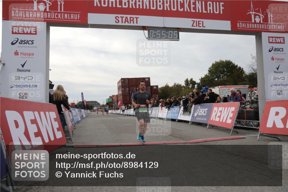 03.10.2025 - Köhlbrandbrückenlauf Yannick Fuchs http://msf.ph/oto/8984129 03.10.2025 15:55:03 Ziel 7010, 7040, 7597, 7898, 9594 meine-sportfotos.de