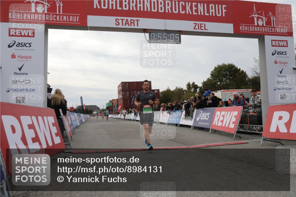03.10.2025 - Köhlbrandbrückenlauf Yannick Fuchs http://msf.ph/oto/8984131 03.10.2025 15:55:03 Ziel 7010, 7040, 7597, 7898, 9594 meine-sportfotos.de