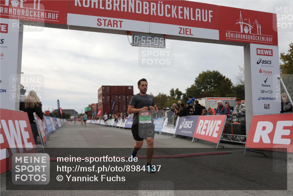 03.10.2025 - Köhlbrandbrückenlauf Yannick Fuchs http://msf.ph/oto/8984137 03.10.2025 15:55:04 Ziel 7010, 7040, 7100, 7597, 7898, 9594 meine-sportfotos.de