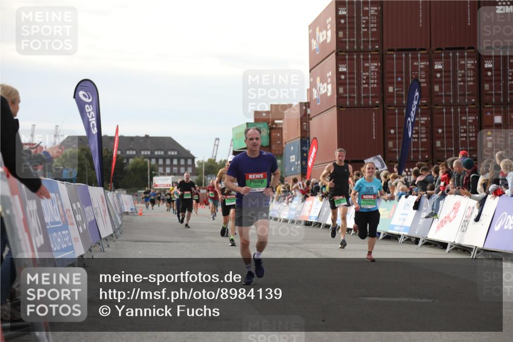 03.10.2025 - Köhlbrandbrückenlauf Yannick Fuchs http://msf.ph/oto/8984139 03.10.2025 16:08:24 Ziel 7314, 7349, 7423, 7594, 9110 meine-sportfotos.de