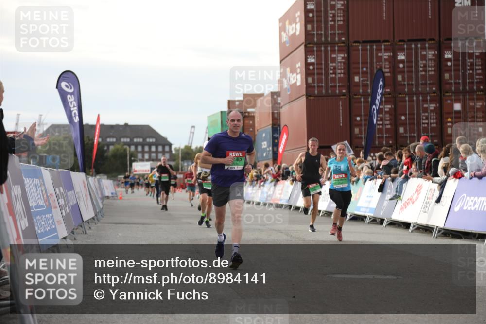 03.10.2025 - Köhlbrandbrückenlauf Yannick Fuchs http://msf.ph/oto/8984141 03.10.2025 16:08:24 Ziel 7314, 7349, 7423, 7594, 9110 meine-sportfotos.de