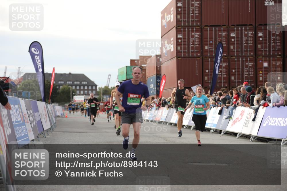 03.10.2025 - Köhlbrandbrückenlauf Yannick Fuchs http://msf.ph/oto/8984143 03.10.2025 16:08:24 Ziel 7314, 7349, 7423, 7594, 9110 meine-sportfotos.de