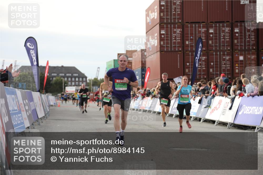 03.10.2025 - Köhlbrandbrückenlauf Yannick Fuchs http://msf.ph/oto/8984145 03.10.2025 16:08:24 Ziel 7314, 7349, 7423, 7594, 9110 meine-sportfotos.de