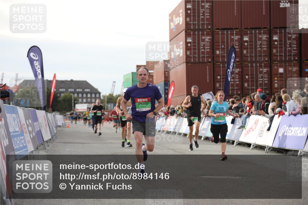 03.10.2025 - Köhlbrandbrückenlauf Yannick Fuchs http://msf.ph/oto/8984146 03.10.2025 16:08:25 Ziel 7314, 7349, 7423, 7594, 7851, 9110 meine-sportfotos.de