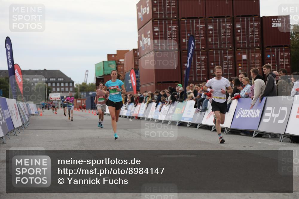 03.10.2025 - Köhlbrandbrückenlauf Yannick Fuchs http://msf.ph/oto/8984147 03.10.2025 15:55:06 Ziel 7040, 7100, 7898, 9594 meine-sportfotos.de