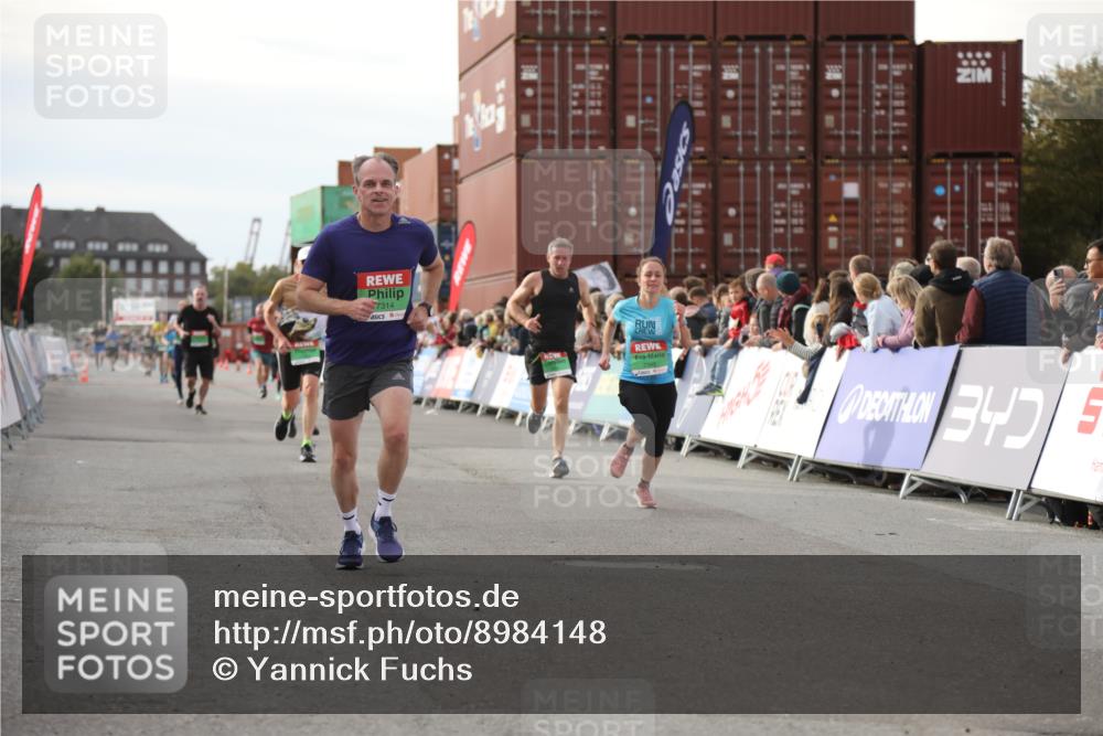 03.10.2025 - Köhlbrandbrückenlauf Yannick Fuchs http://msf.ph/oto/8984148 03.10.2025 16:08:25 Ziel 7314, 7349, 7423, 7594, 7851, 9110 meine-sportfotos.de