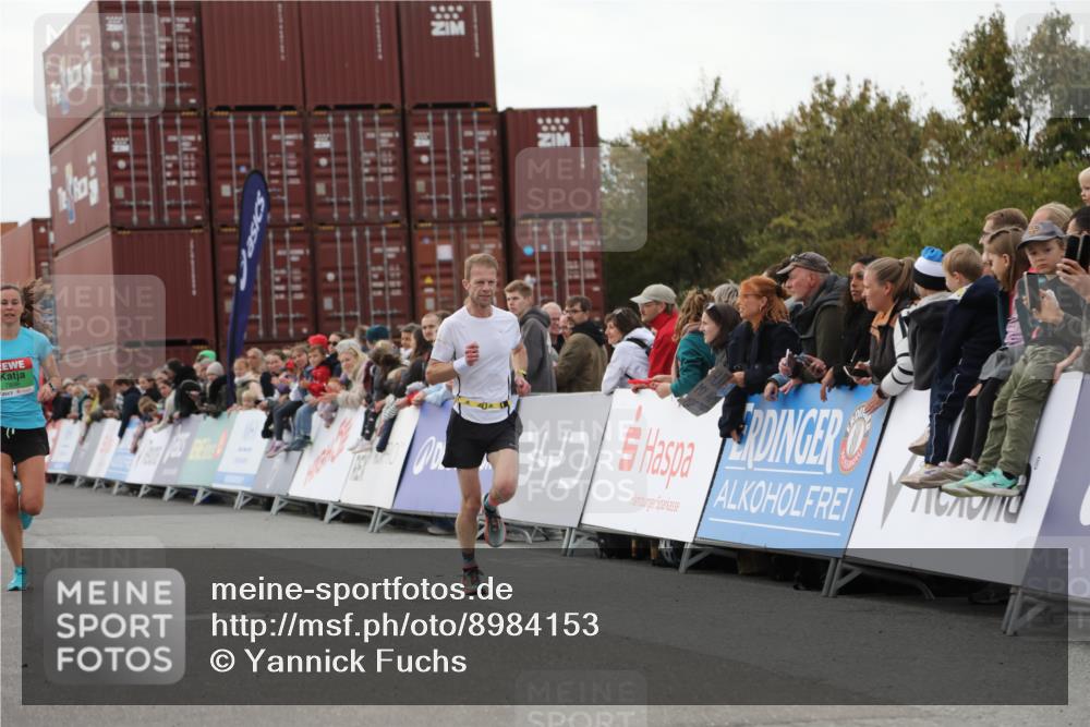 03.10.2025 - Köhlbrandbrückenlauf Yannick Fuchs http://msf.ph/oto/8984153 03.10.2025 15:55:07 Ziel 7040, 7053, 7100, 7898, 9594 meine-sportfotos.de